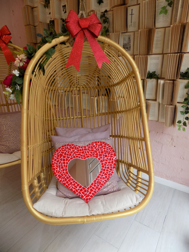 Espejo en forma de corazón rojo - Imagen 3